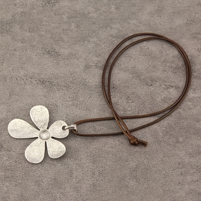 E-shop 1 Stück Minimalistischer Asymmetrischer Sonnenblumen-Anhänger Halskette, Damen Mode Verstellbare Seilkette, Ideal für den , für Frauen als