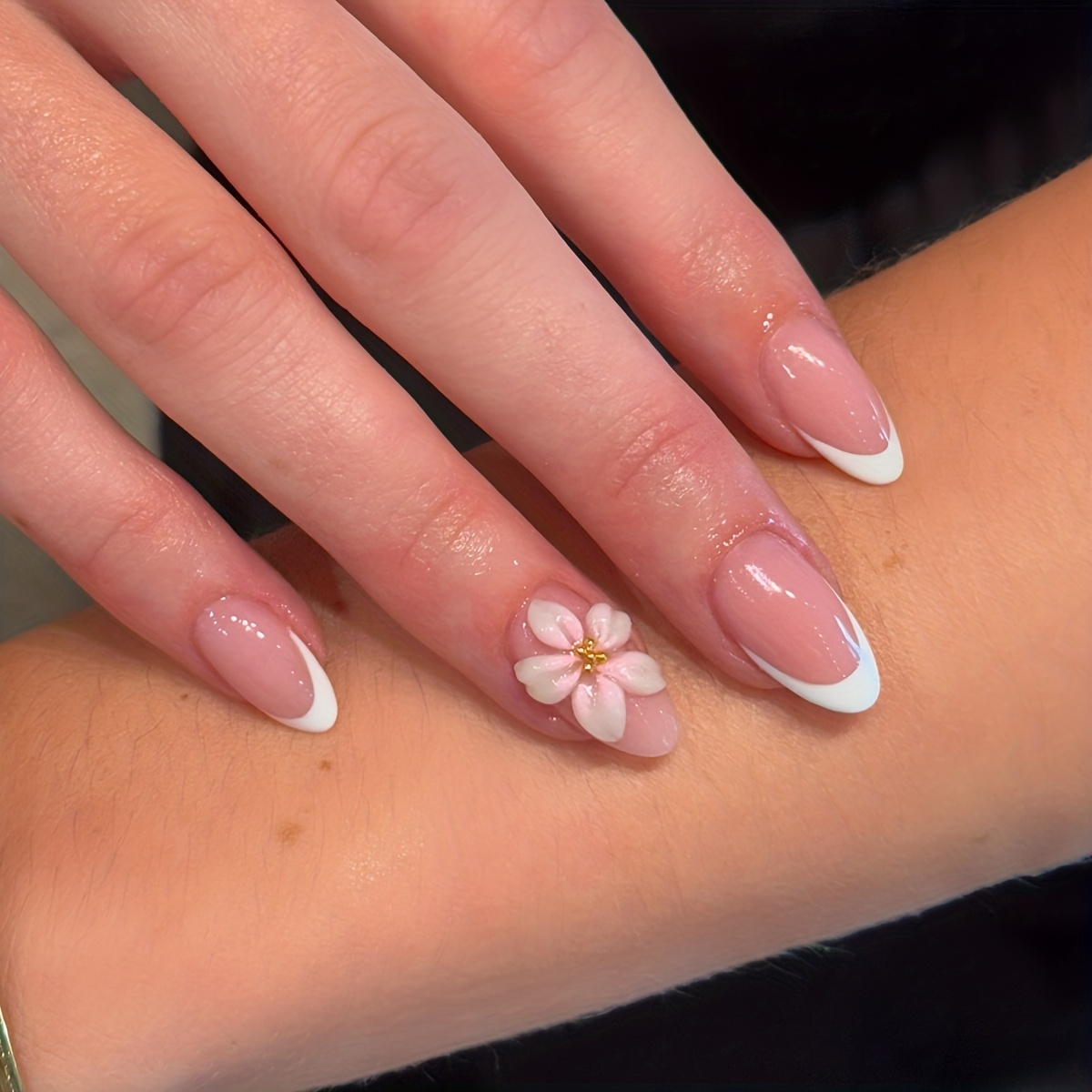 E-shop 3D transparente minimalistische weiße zulaufende lange mandelförmige Nagelspitzen im französischen Stil, Aufziehnägel im französischen Stil in