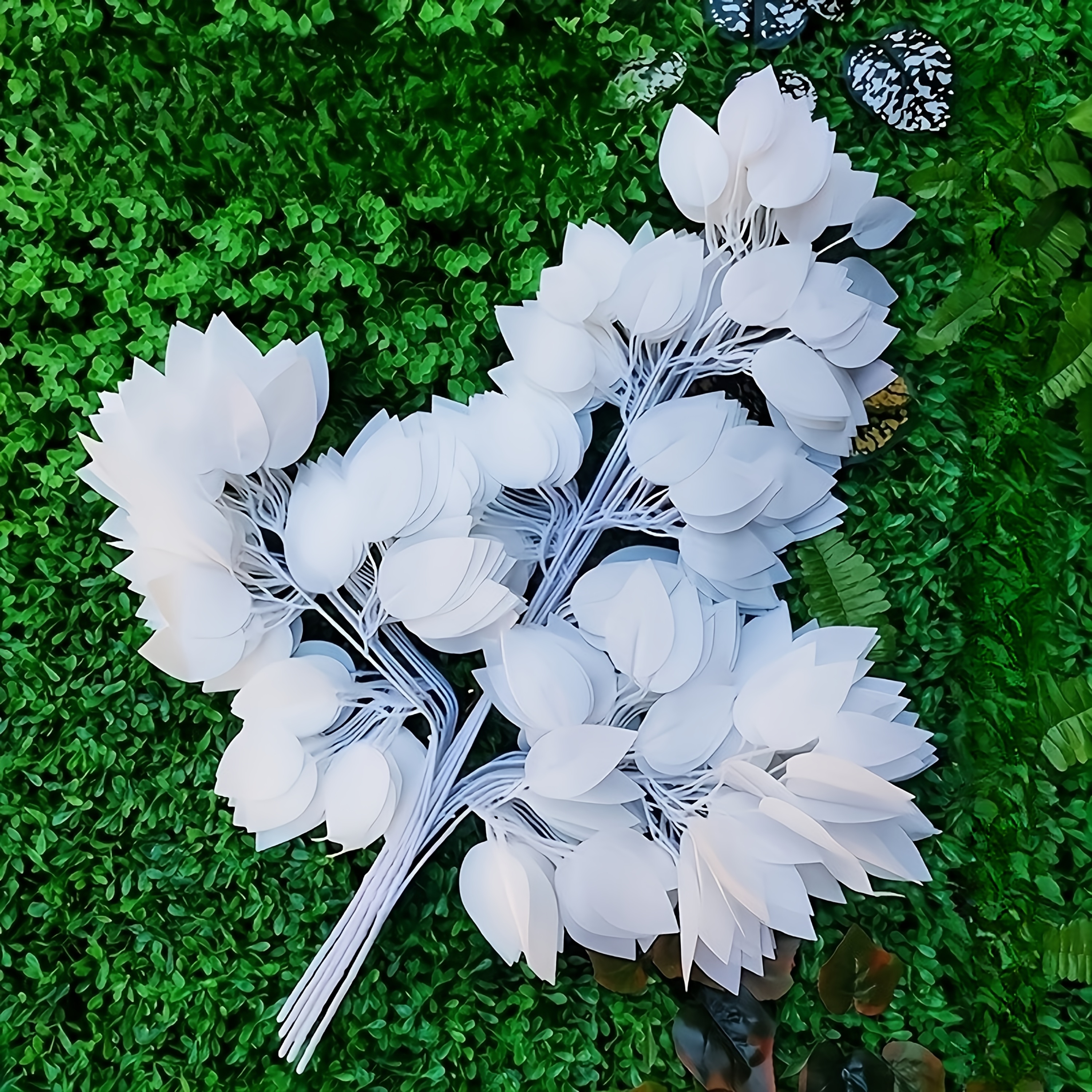 15pcs - Artificial White Fig Leaves, Suitable For Home Decoration, Multifunctional Plastic Artificial White Fig Leaves, Suitable For Weddings, Engagements, And Holiday Decorations, Container Free