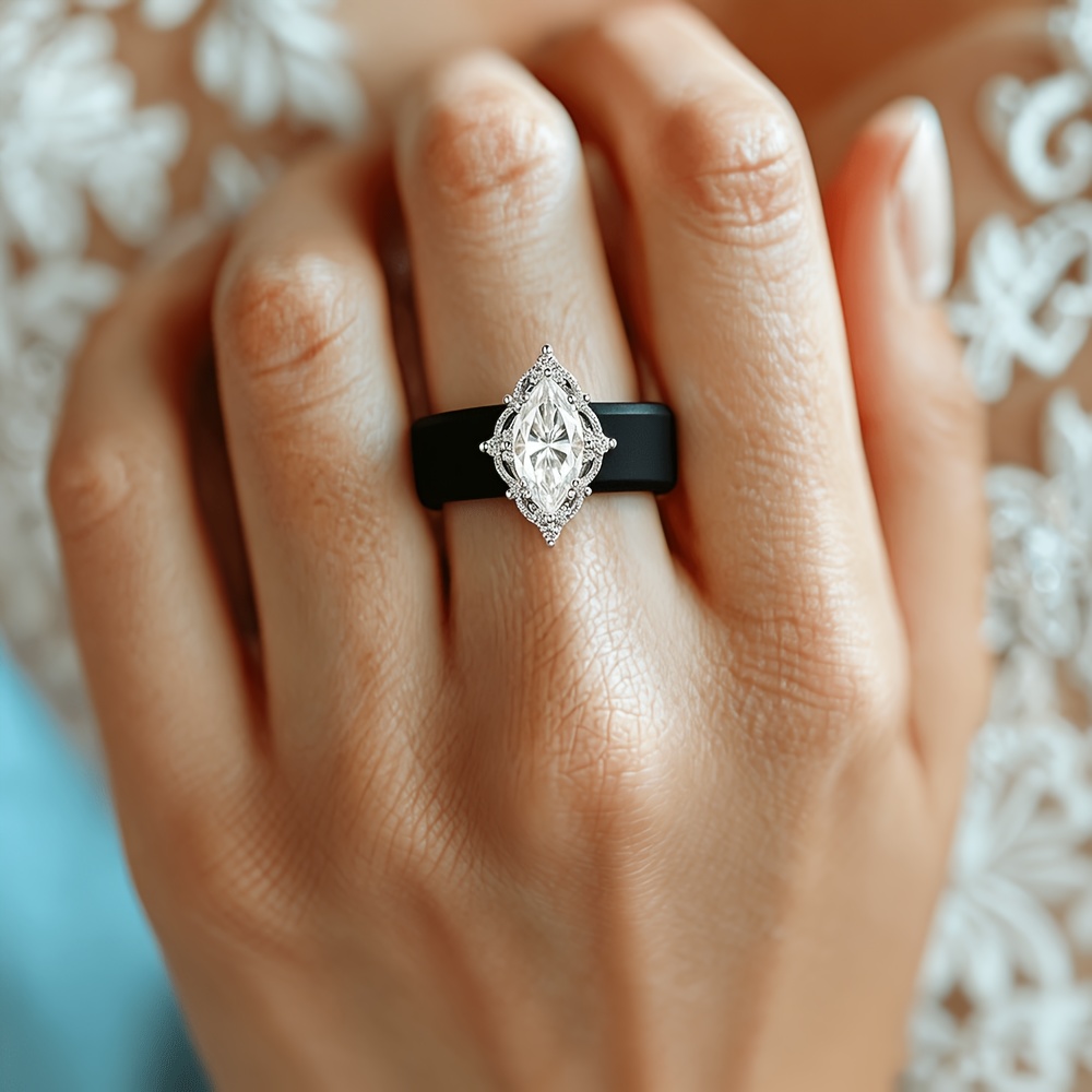 Women's Anniversary Eye-Shaped Zirconia Halo Silicone Ring