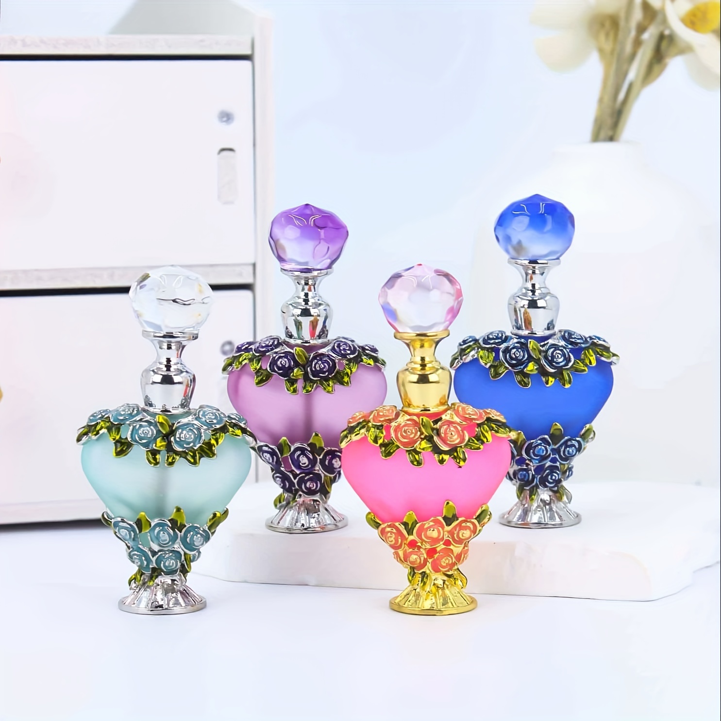 

Bouteille de en verre de 5ml en de cœur triangulaire, décorée de émaillé , décoratif, bouteille rechargeable huiles , - uniquement, .