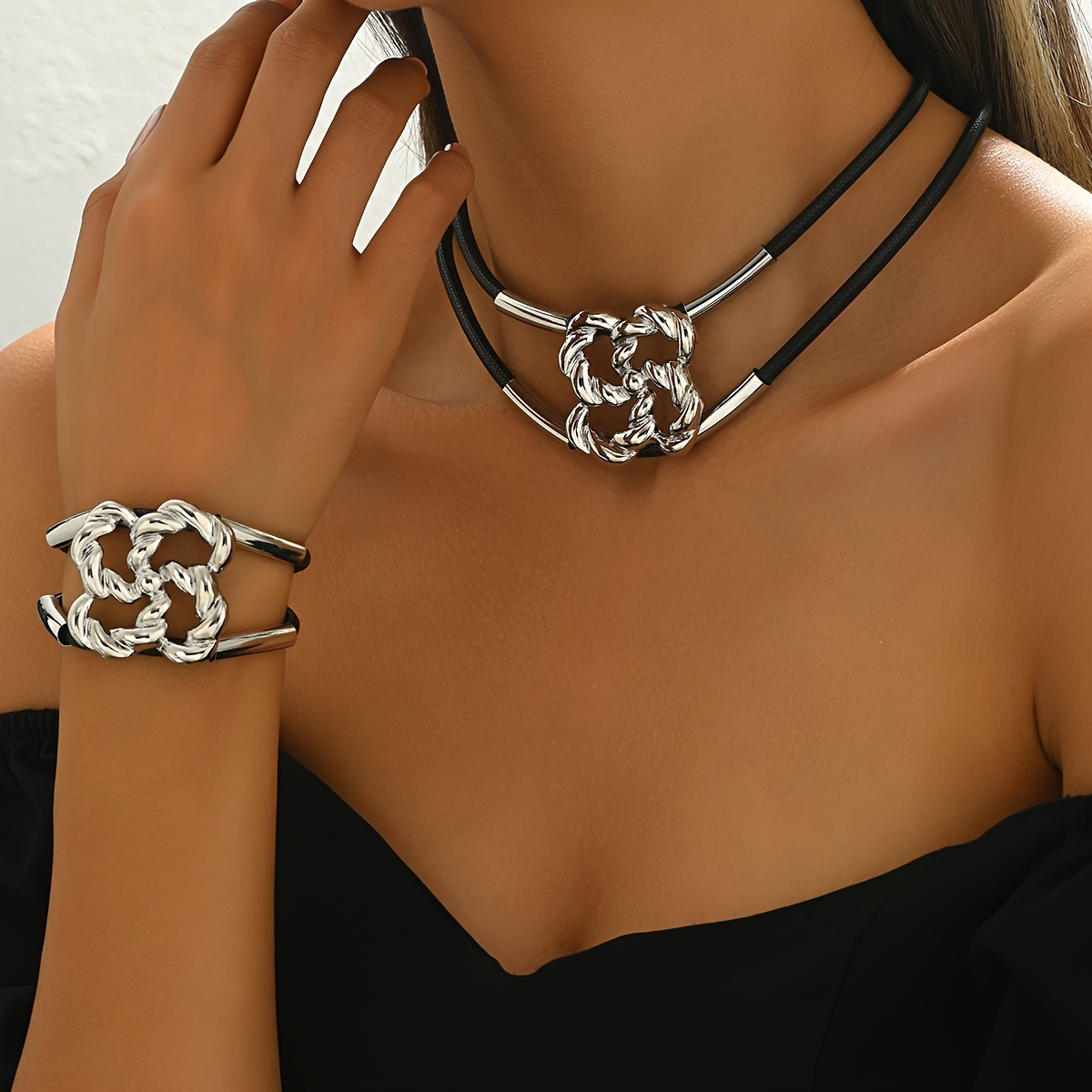 Hollow Out Twisted Flower Pendant Rope Necklace & Brac