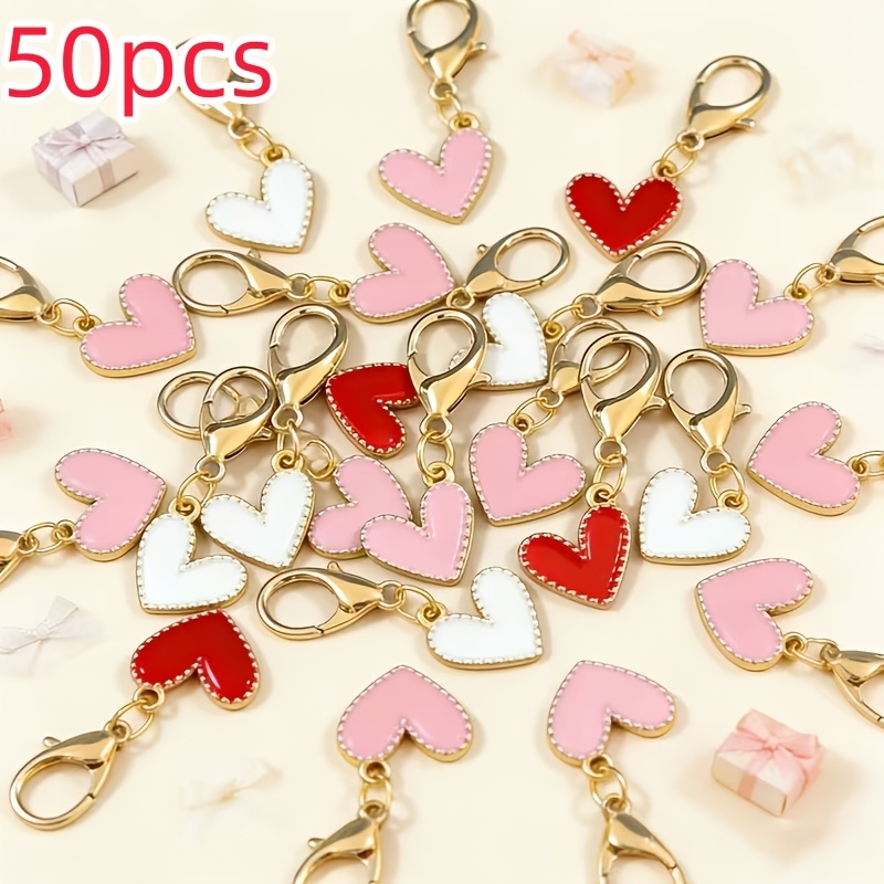 TEMU Juego de 50 llaveros de aleatorios en , rosa y , con dijes colgantes de , bonitos accesorios para bolso de mujer, accesorios de moda, llaveros