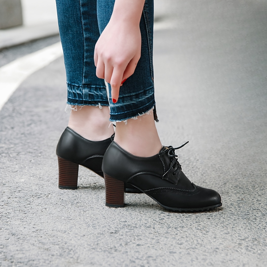 Women's Retro Wingtip Brogue Oxfords Image 5