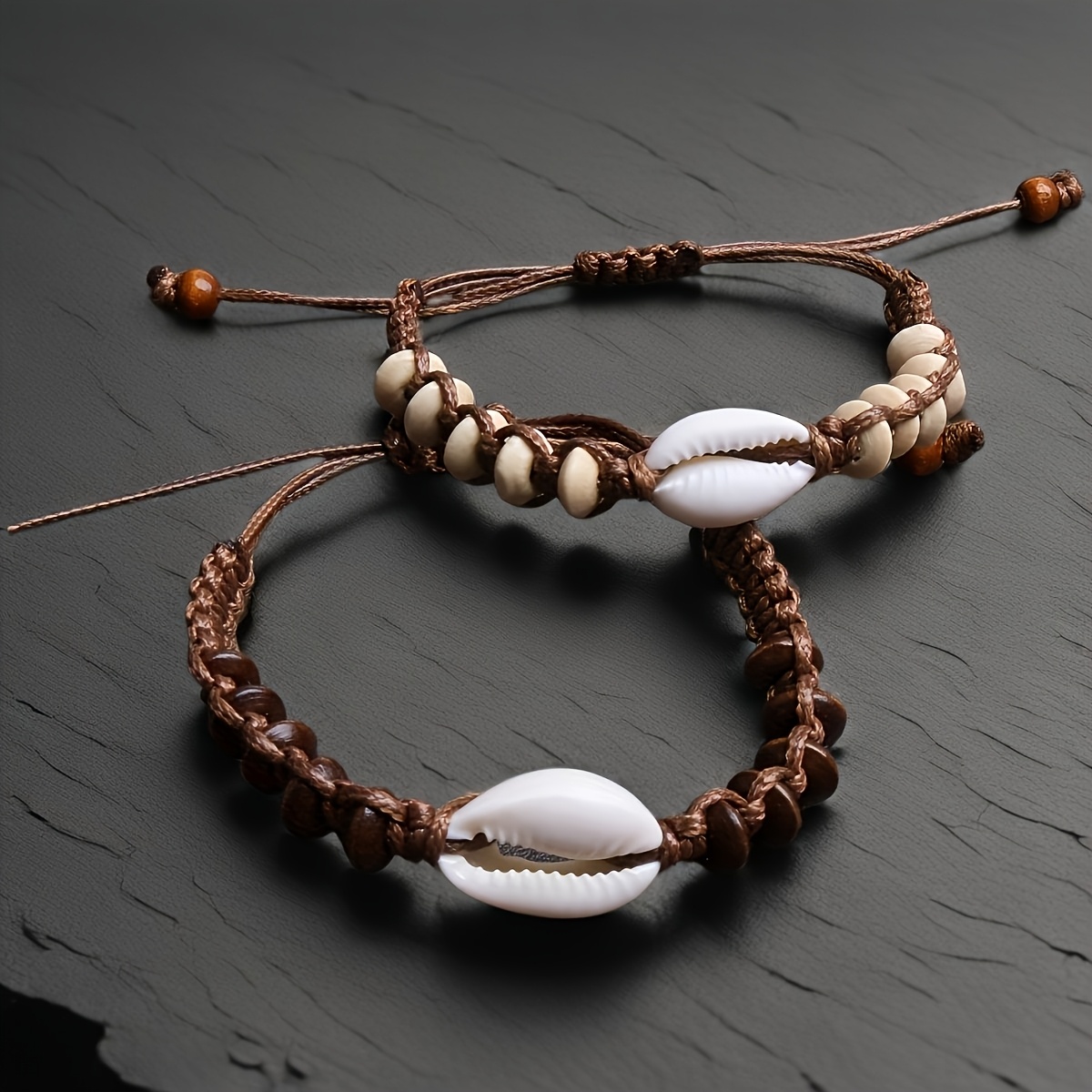 TEMU Lot de 2 bracelets style plage avec coquillages, corde marron enfilée avec coquillages et perles en bois, simple et rustique, associations de