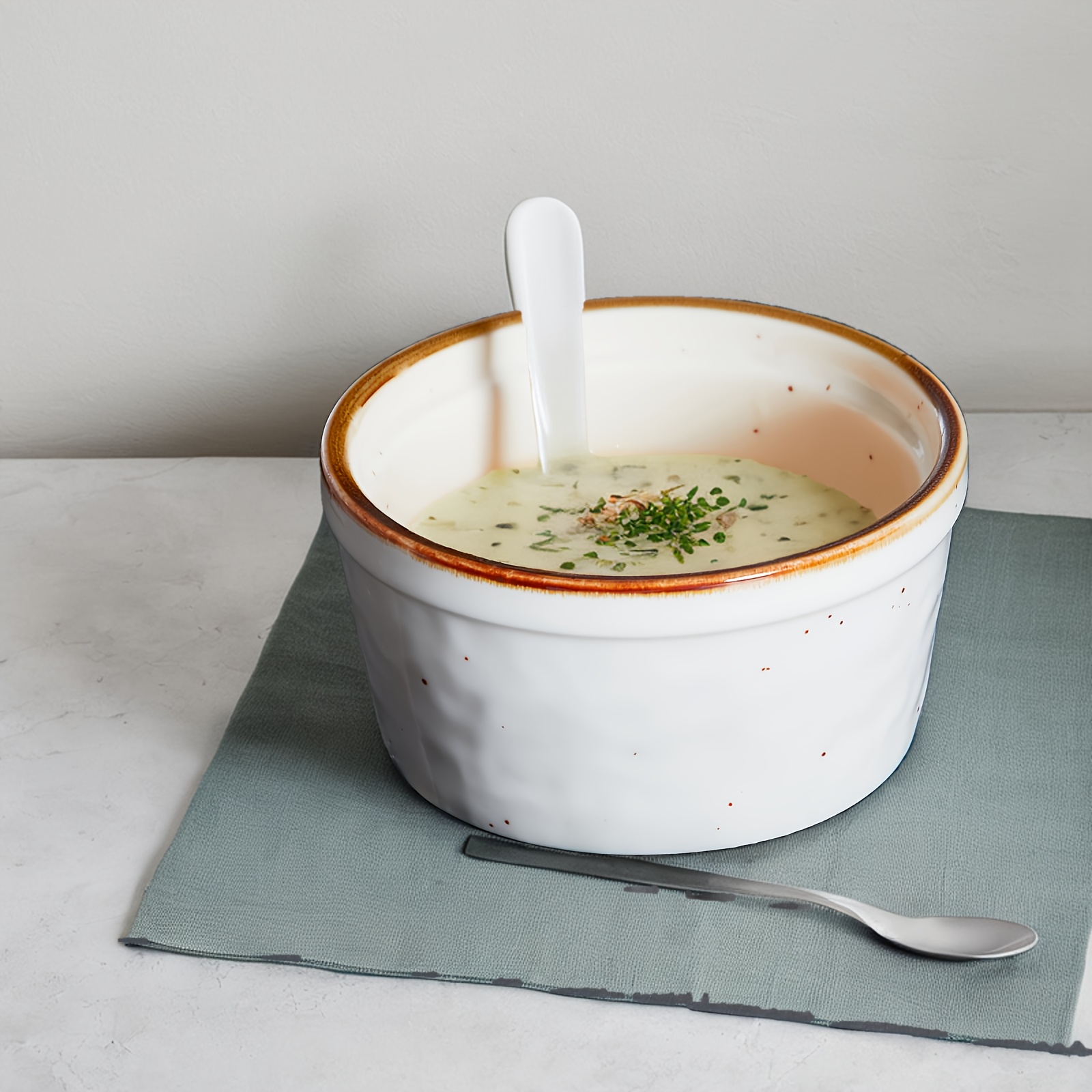 ONEMORE Lot De 4 Ramequins Céramique Mouchetée 355 Ml Avec Couvercles & Poignées – Mini Cocotte Rustique Crème, Idéal Soupe, Pudding, Gratin, Cadeau