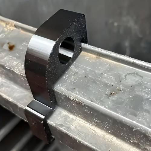 trash can ventilation clip suitable for outdoor trash cans maintains air circulation