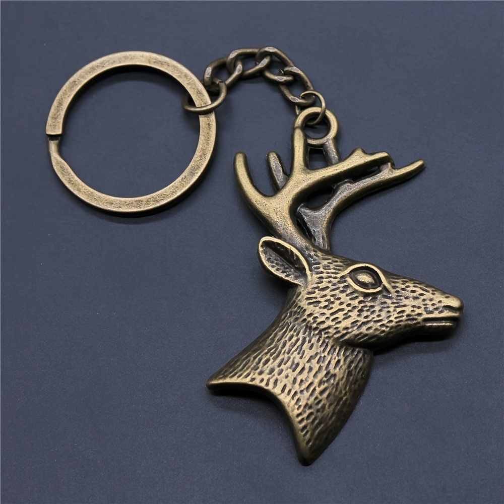 A Cute Keychain Featuring A Simulated Deer Head, Perfect For Daily Women And A Stylish Gift For At Wildlife Gatherings