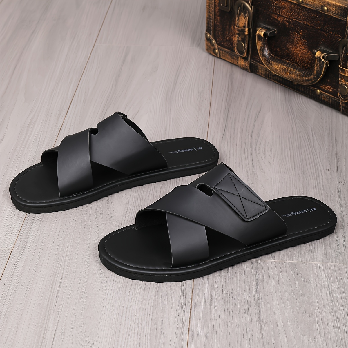 Men's Outdoor Sandals, New Slippers, High-quality Cross Straps With Design
