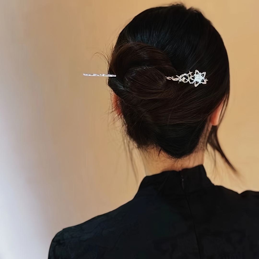 

Stylish Zinc Alloy Hair Accessory, Modern Minimalist Moon And Star Hair Clip, Perfect For Women 15+, Suitable For Daily And Occasional Wear