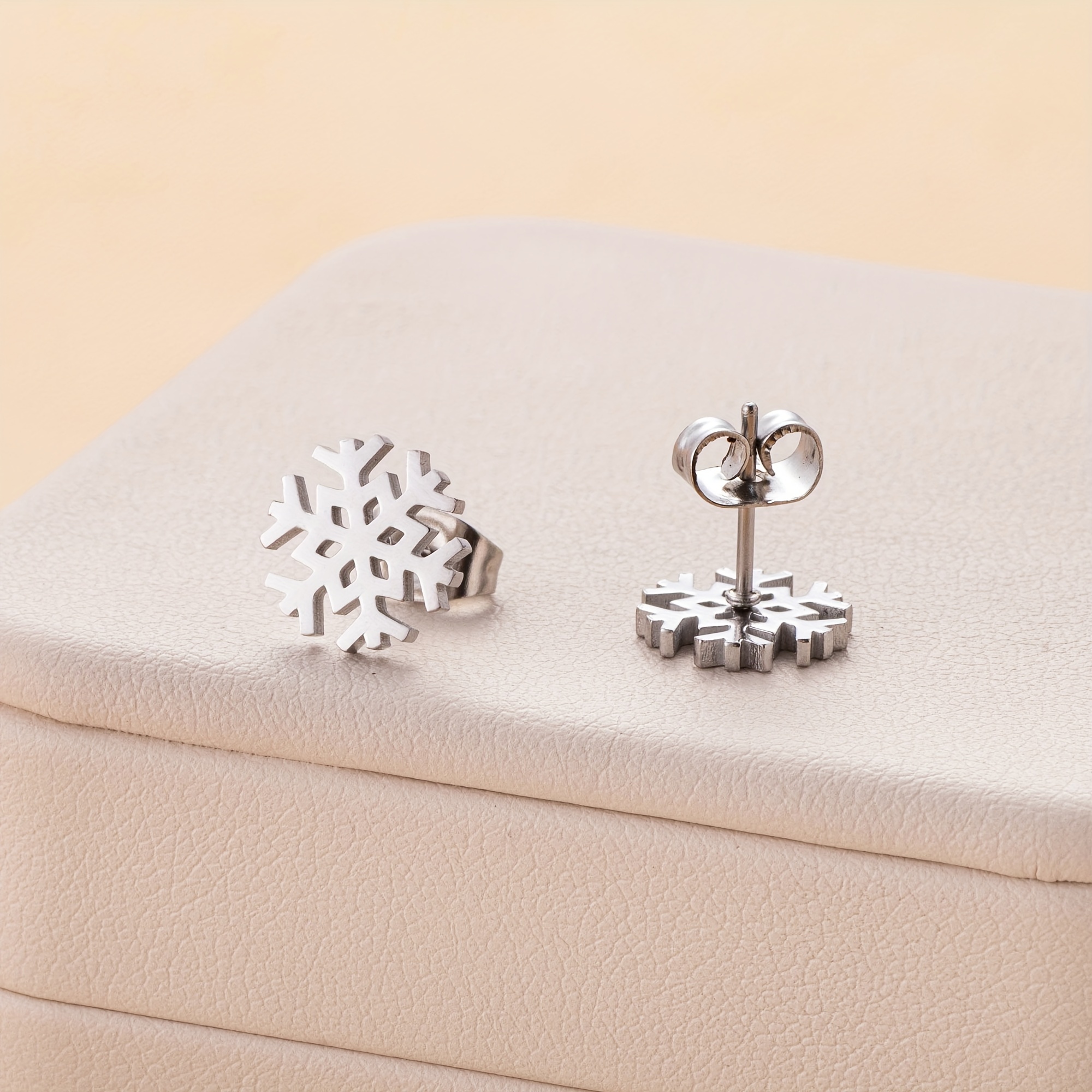 TEMU Steel Stud Earrings, Christmas Snowflake Earrings, Women's Fashion Ear Jewelry, 18k Golden Plated, Low-allergy, Fade-resistant, Perfect Gift