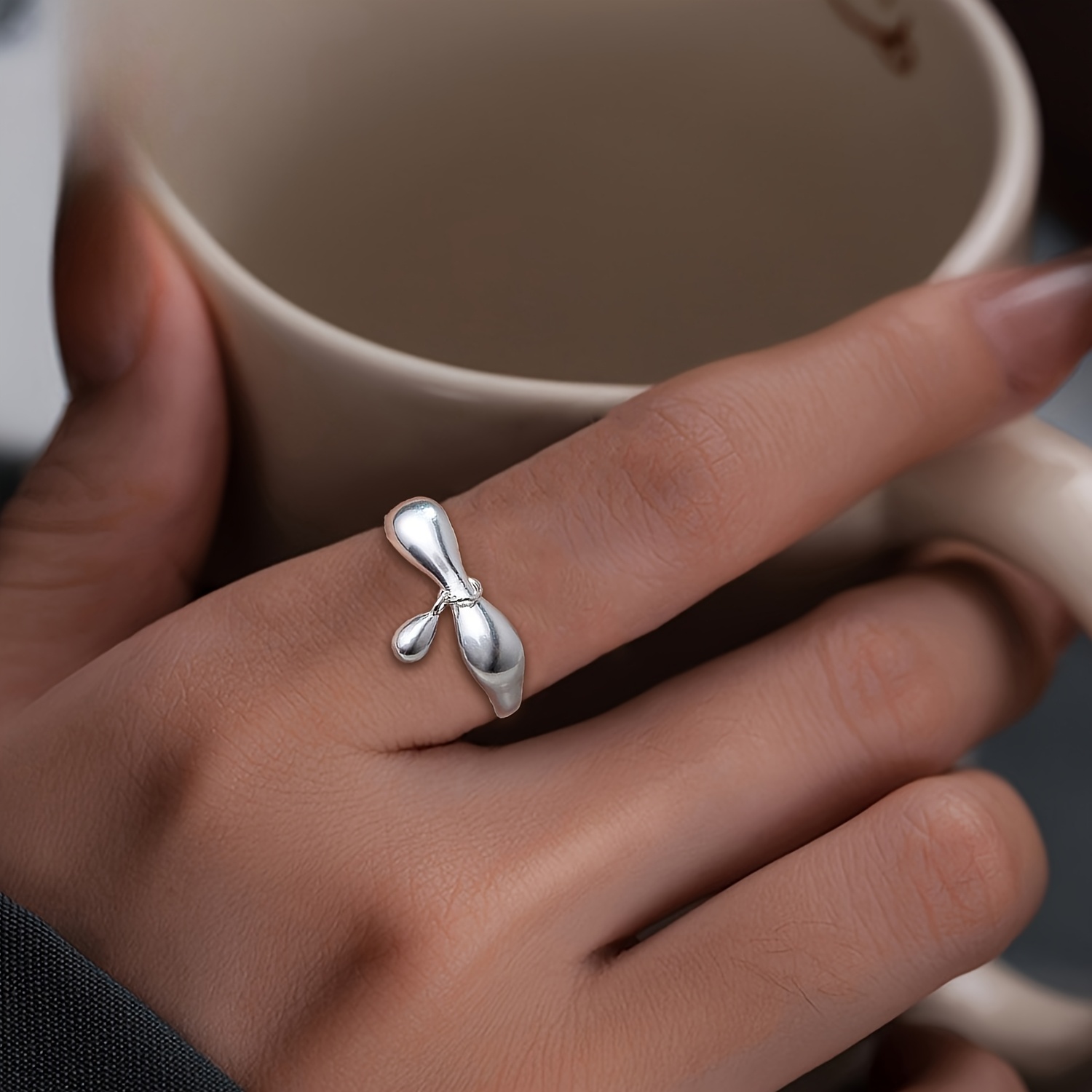Elegant All-Season Ring, Perfect for Weddings and Parties