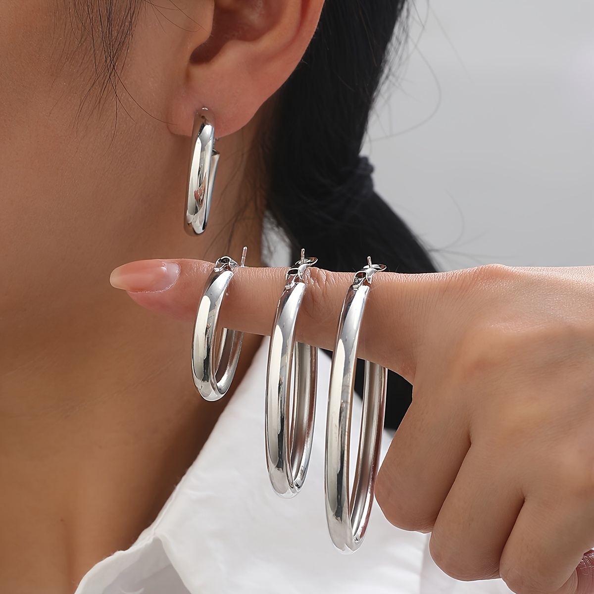 

Elegant 8-piece Hoop Earrings Set, Silvery Tone, Mix Sizes, Versatile & Stylish, Sleek Shiny Finish, Perfect For Any Occasion