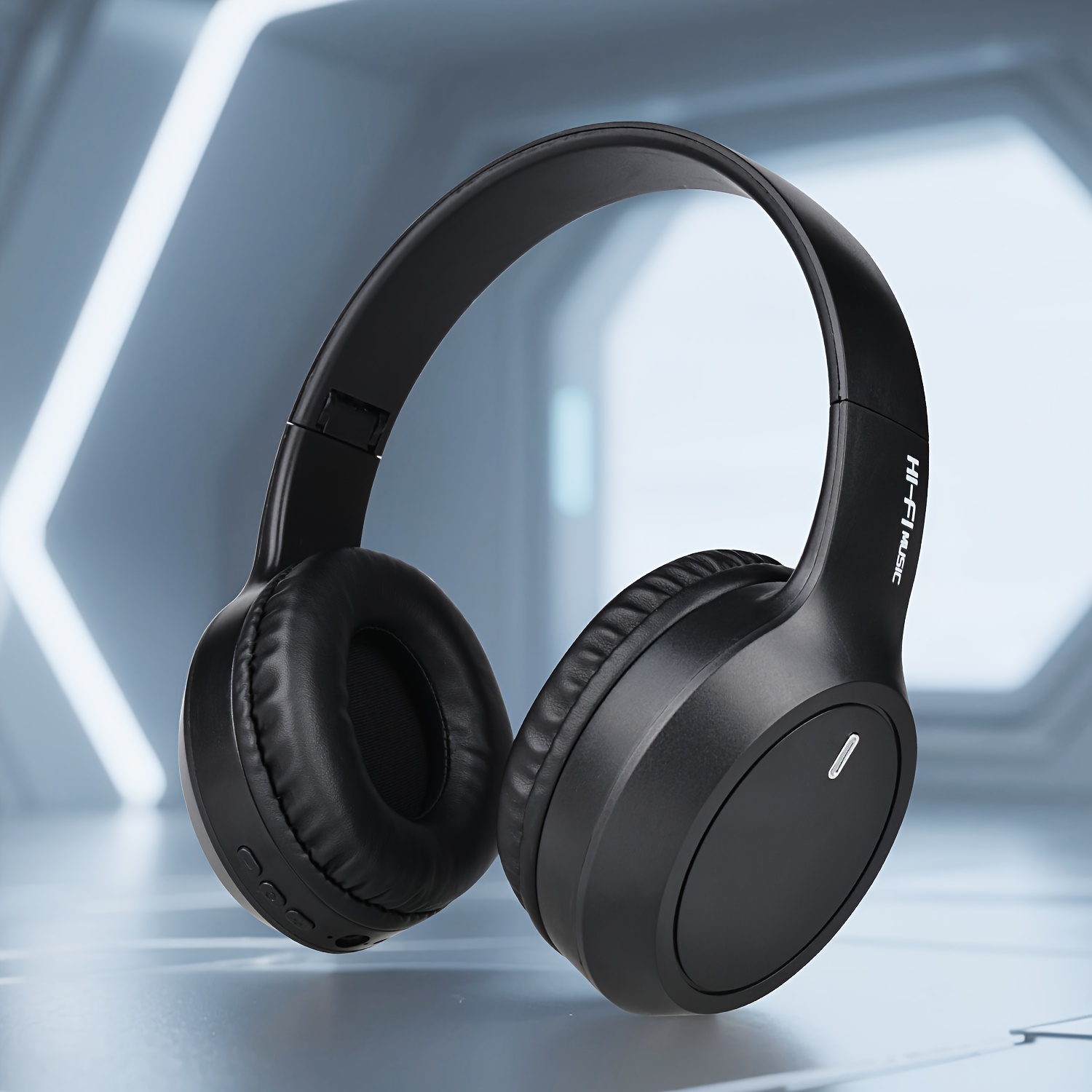 Head Mounted Wireless Earphones, Fit, Visually Appealing High-end Wireless Foldable Headphones.