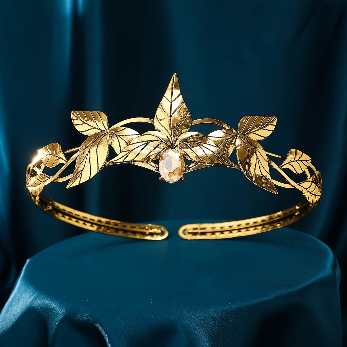 

Elegant Golden-tone Leaf Crown - Vintage Style For Men