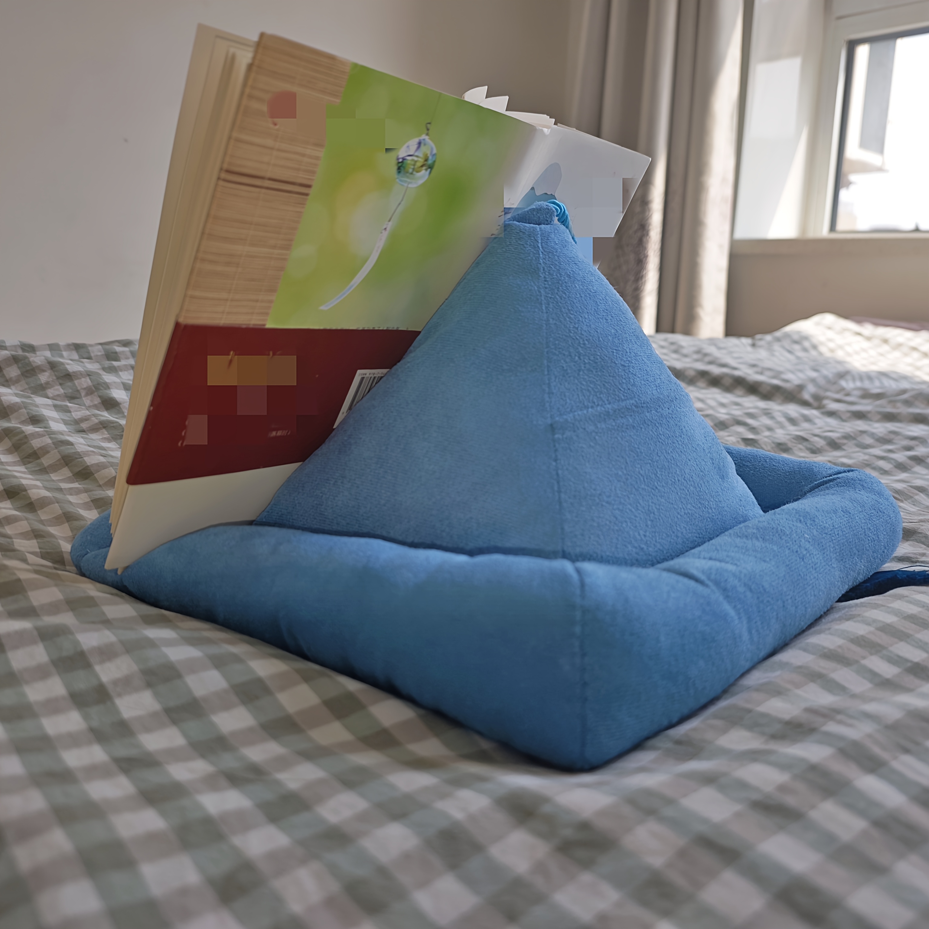 lesekissen – buchhalter bett sofa freihändiger tablet