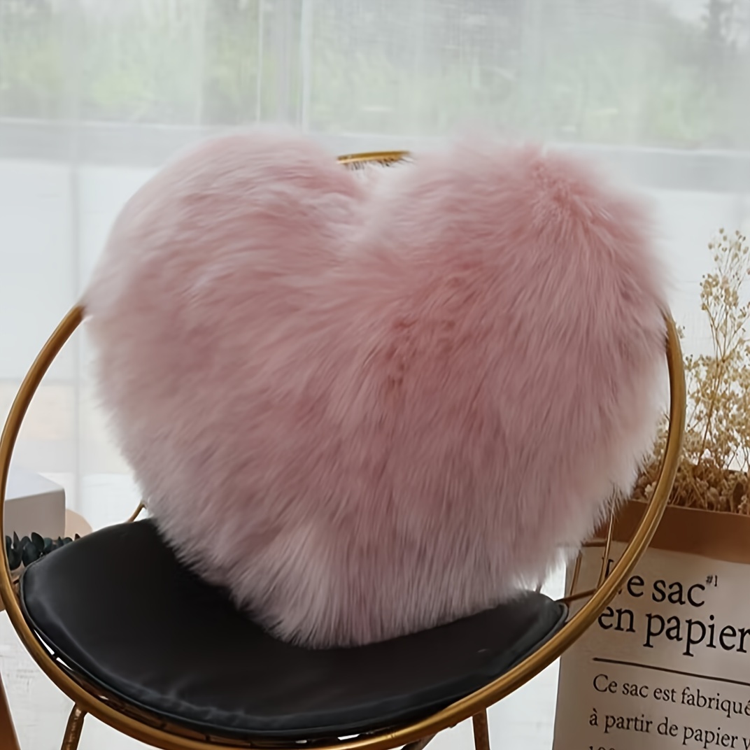 

Heart-shaped Sheepskin Pillow Cover 43x43cm 5cm Thickness 150g - Polyester Blend Fluffy Decorative Cushion Case For Sofa, Chair, Bed - Soft Long Pile Throw Pillowcase, Hand Washable - Pink (1-pack)