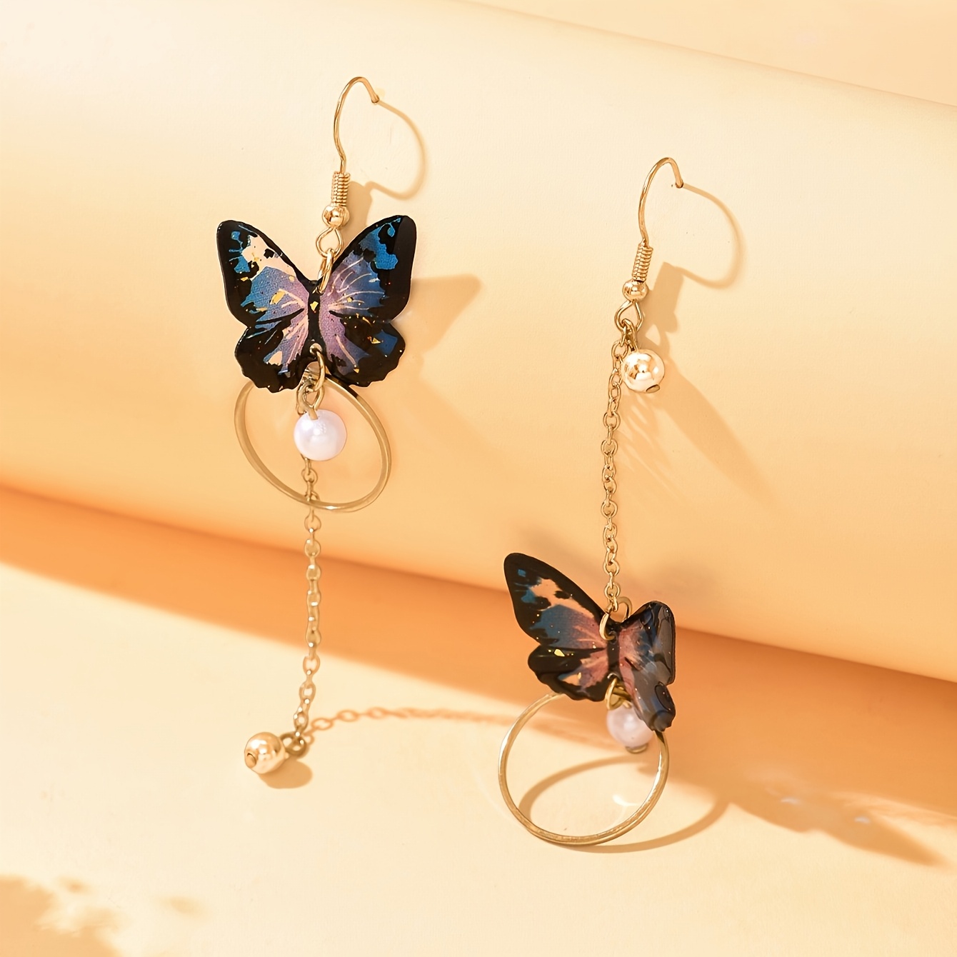 E-shop 1 Paar LXALRY Damen Elegante Asymmetrische Lange Hängeohrringe mit Harz-Schmetterling & Quastenkreis - Quastenlänge für , Hochzeit, Geschenk -