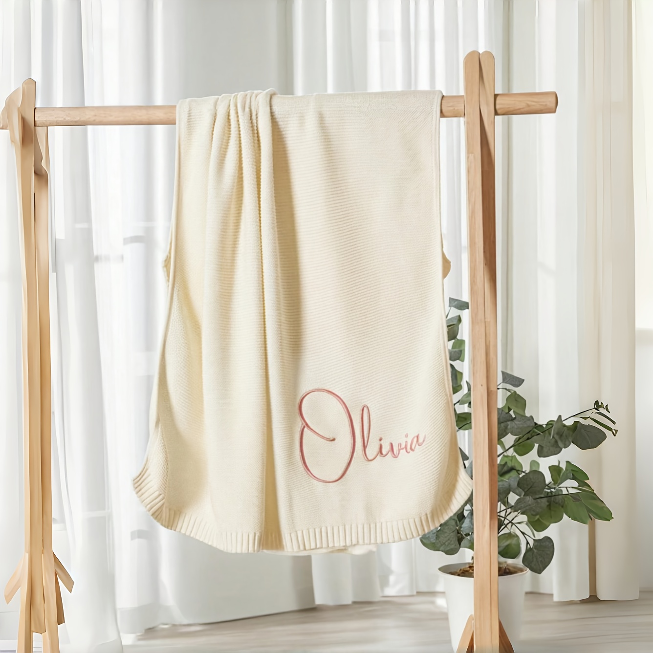 Embroidered Nap Blanket, Versatile All-Season Blanket