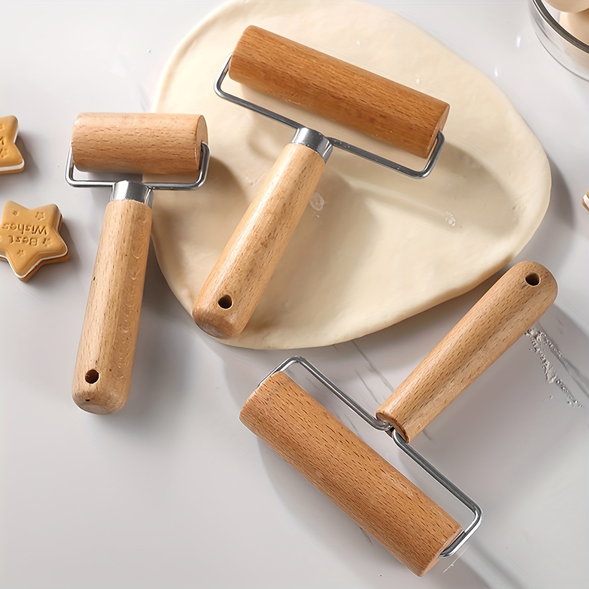 

1pc Wooden Rolling Pin, Stainless Steel T-shaped Dough Roller, Single-handed Effort-saving Pastry Rolling Pin For Dumpling Wrappers, Baozi Skin, Kitchen Baking Tool