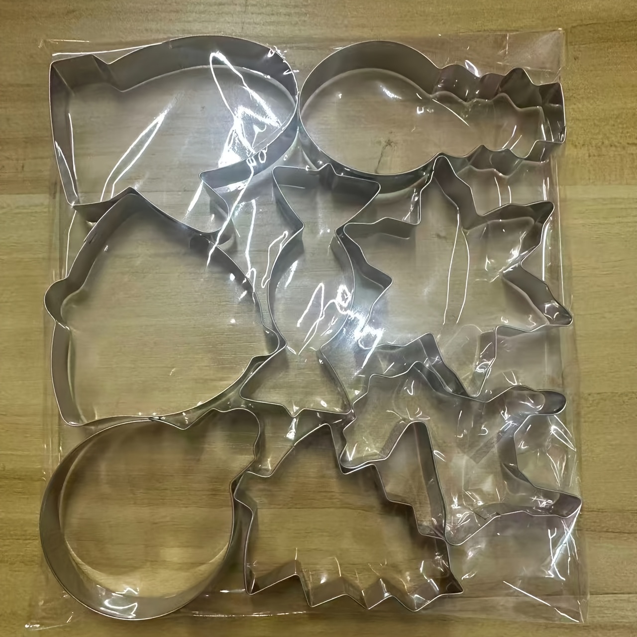 8pcs, Christmas Theme Series Stainless Steel Cookie Mold Snow Bell Christmas Tree Modeling Cartoon Baking Tools