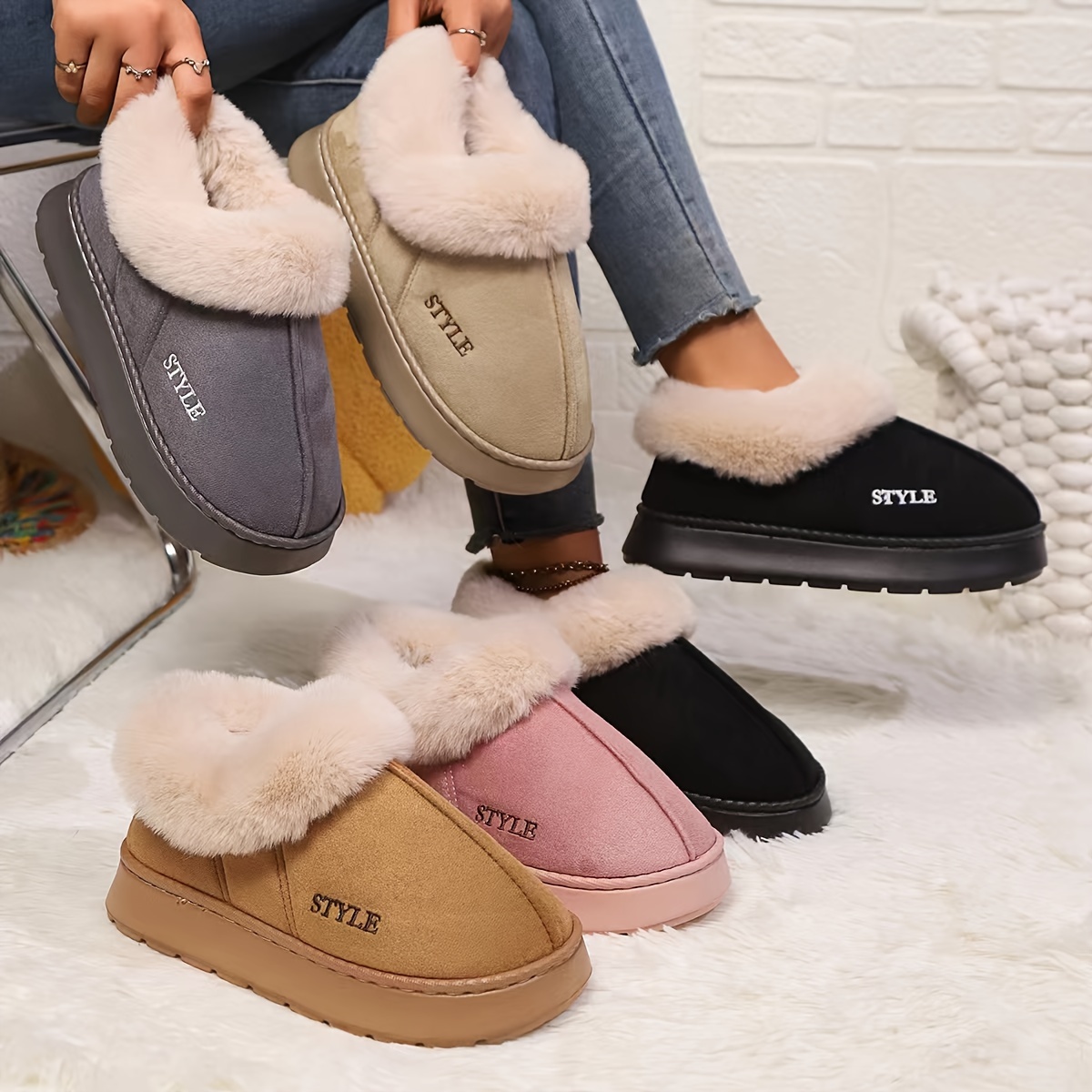 

Chaussons pour Couples [Chaussons d'Hiver Douillets Doublés en Peluche] - Style Coréen Élégant, Semelle Épaisse, Chaussures de Confort Intérieur en , , Rose et Noir avec Broderie "STYLE