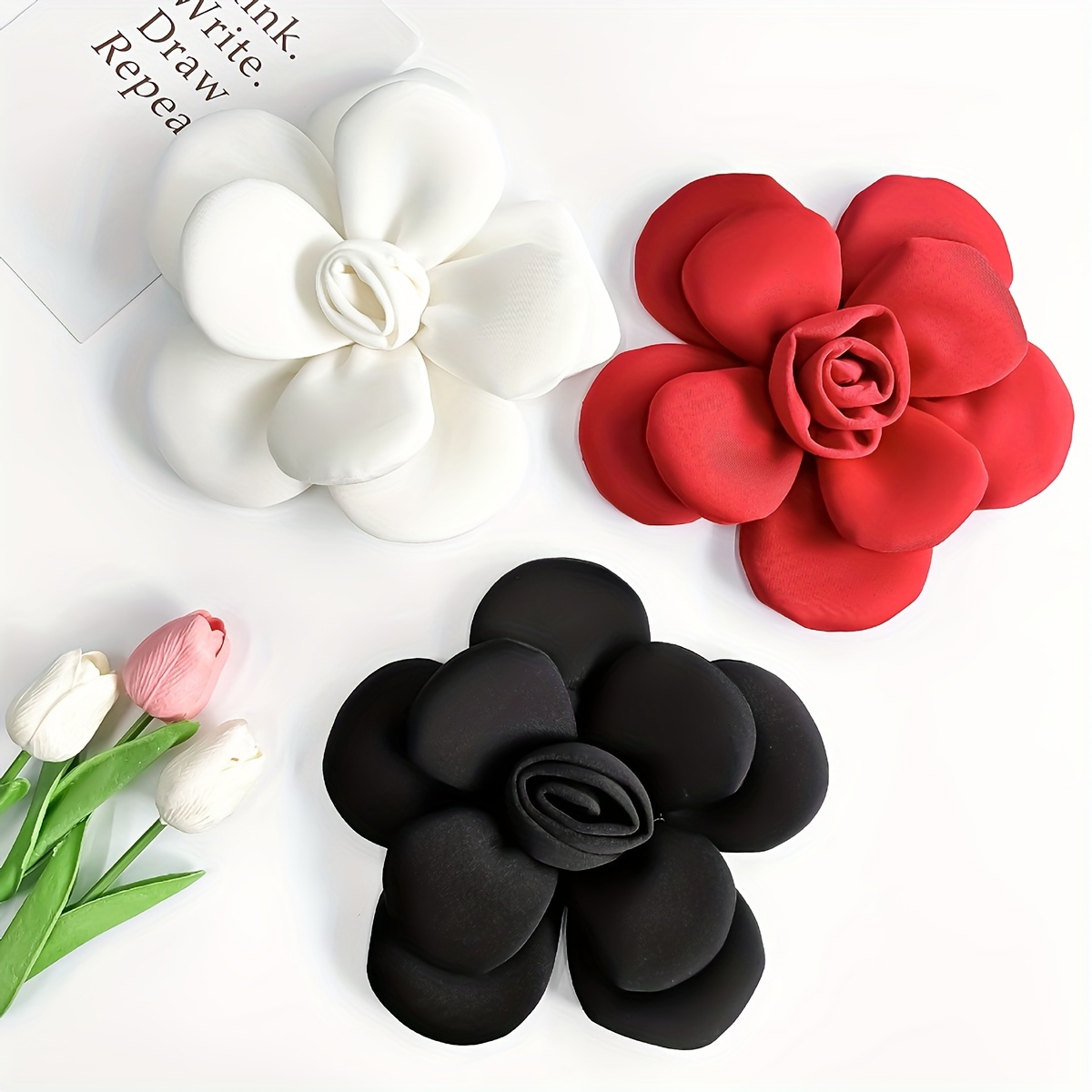 

Broche fleur élégante grande - Rose en tissu blanc Camellia, convenable pour les DIY, les cadeaux, et les accessoires de femme, parfait pour les manteaux, les sacs et les robes. Matériau : Nylon.