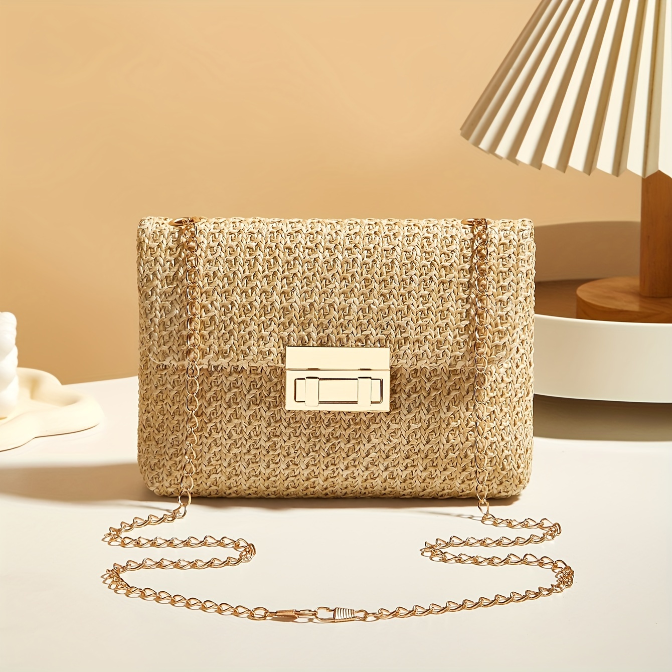 Women's Straw Woven Shoulder Bag Crossbody Bag Chain Closure Square Bag