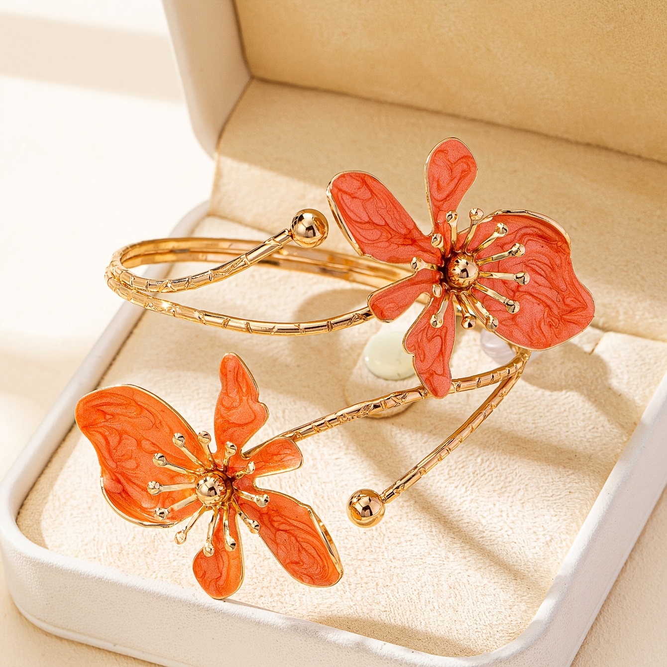 Women's Twin Flower Open Bangle, Light Luxury Hand Jewelry
