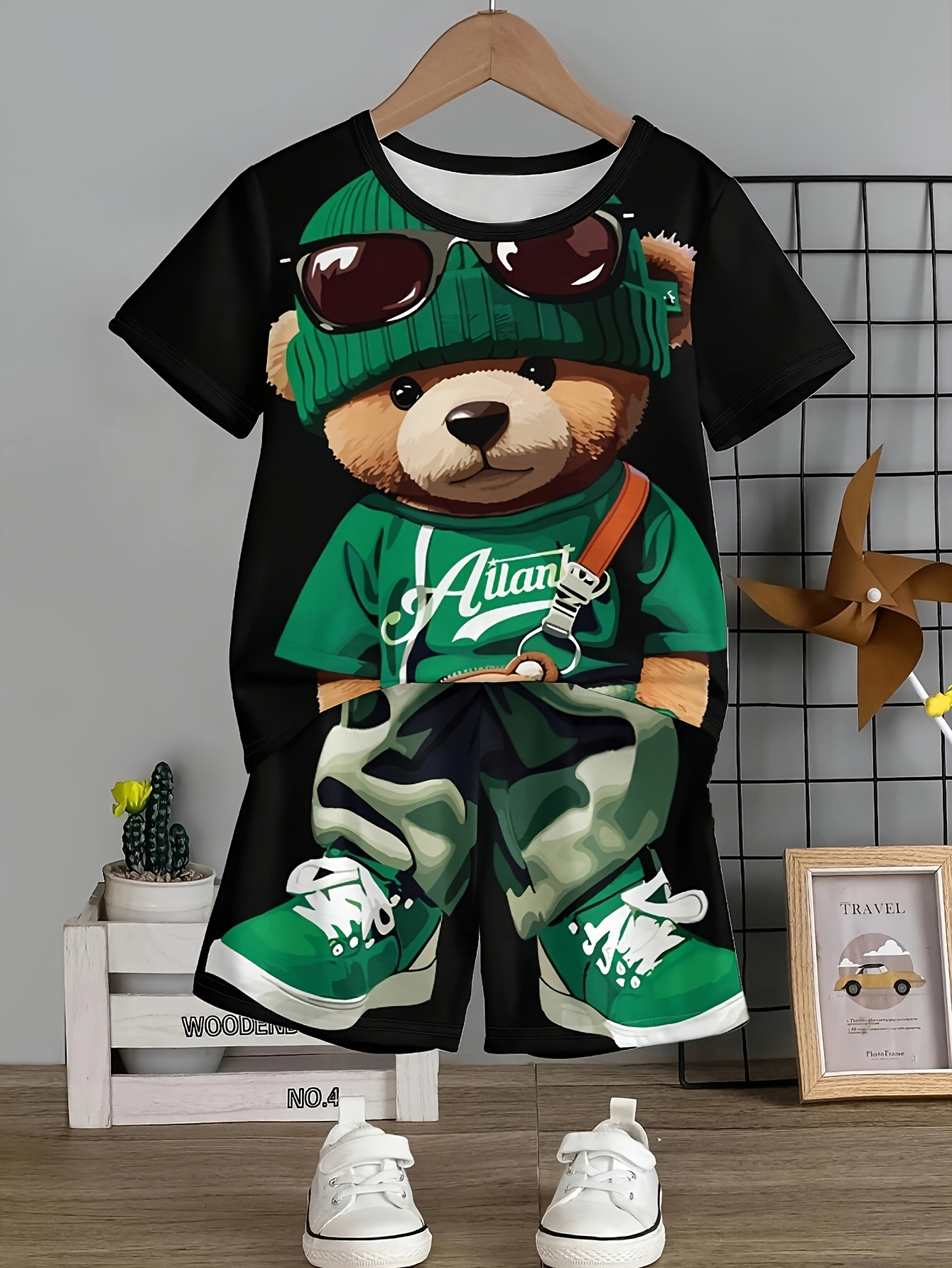 2 pezzi set maglietta e pantaloncini a maniche corte con stampa di orso dei cartoni animati casual per ragazzi, fresco, leggero e comodo per l'estate.