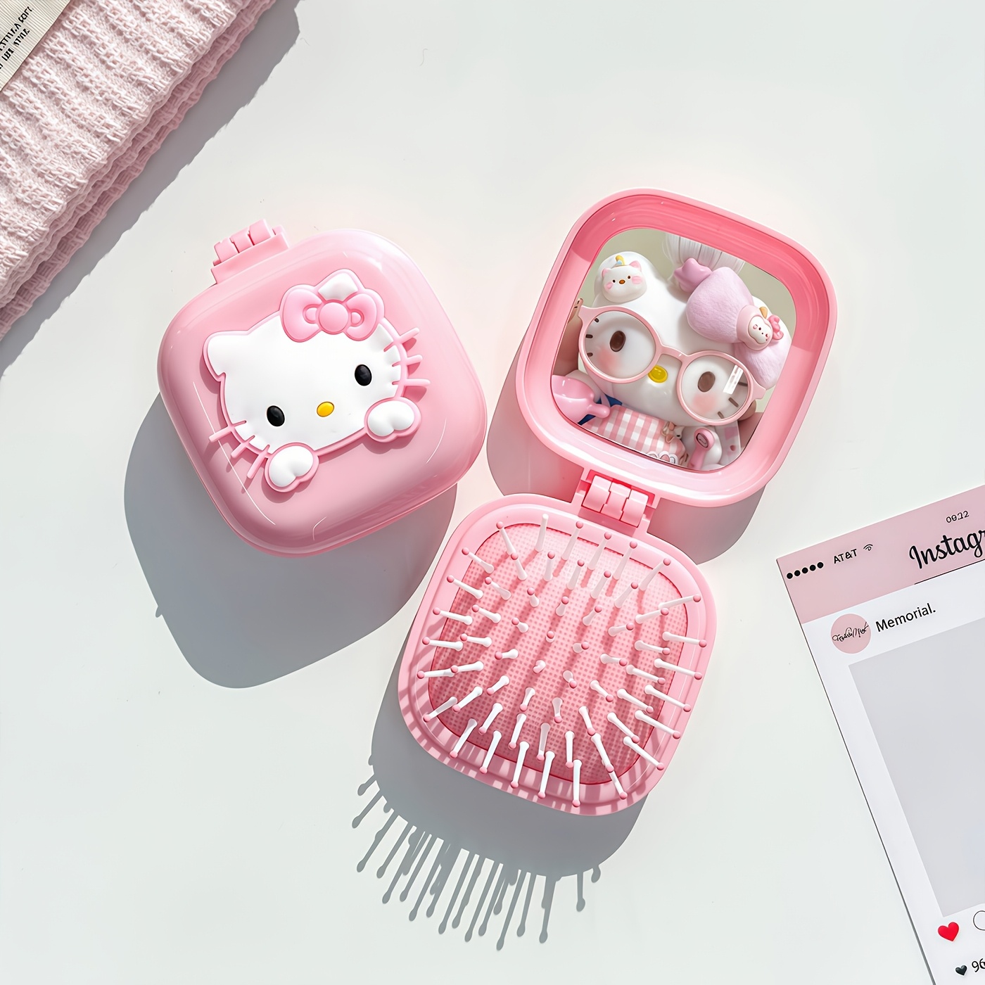 E-shop Sanrio Mini tragbarer klappbarer Luftpolsterkamm & Spiegel, geeignet als Kopfhautmassagegerät für Damen, Reise-Haarpflege mit Spiegel, leichter