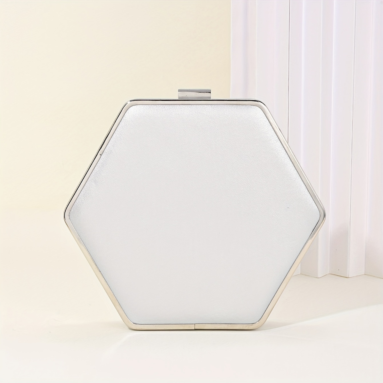 Elegant Hexagonal Clutch Bag with a Large Chain, Perfect for Evening Events, Parties, And Weddings.