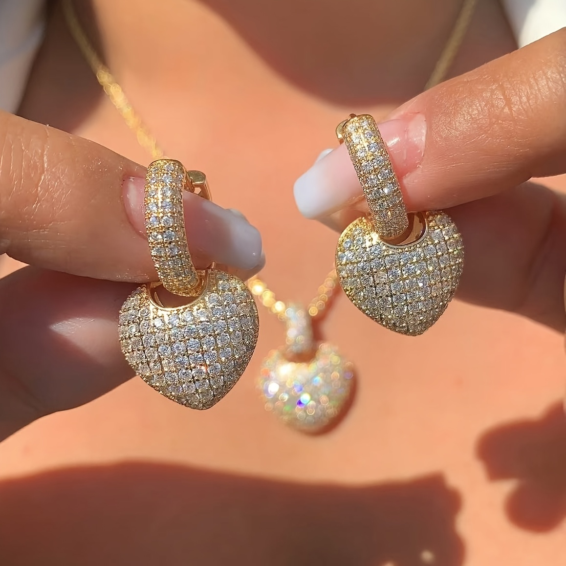 E-shop 1 Paar Luxus Herz Liebe Ohrringe Cubic Zirkonia Elegante Creolen Ohrringe für Frauen Braut Ohrringe Geeignet für Tägliche Dating Party Hochzeit