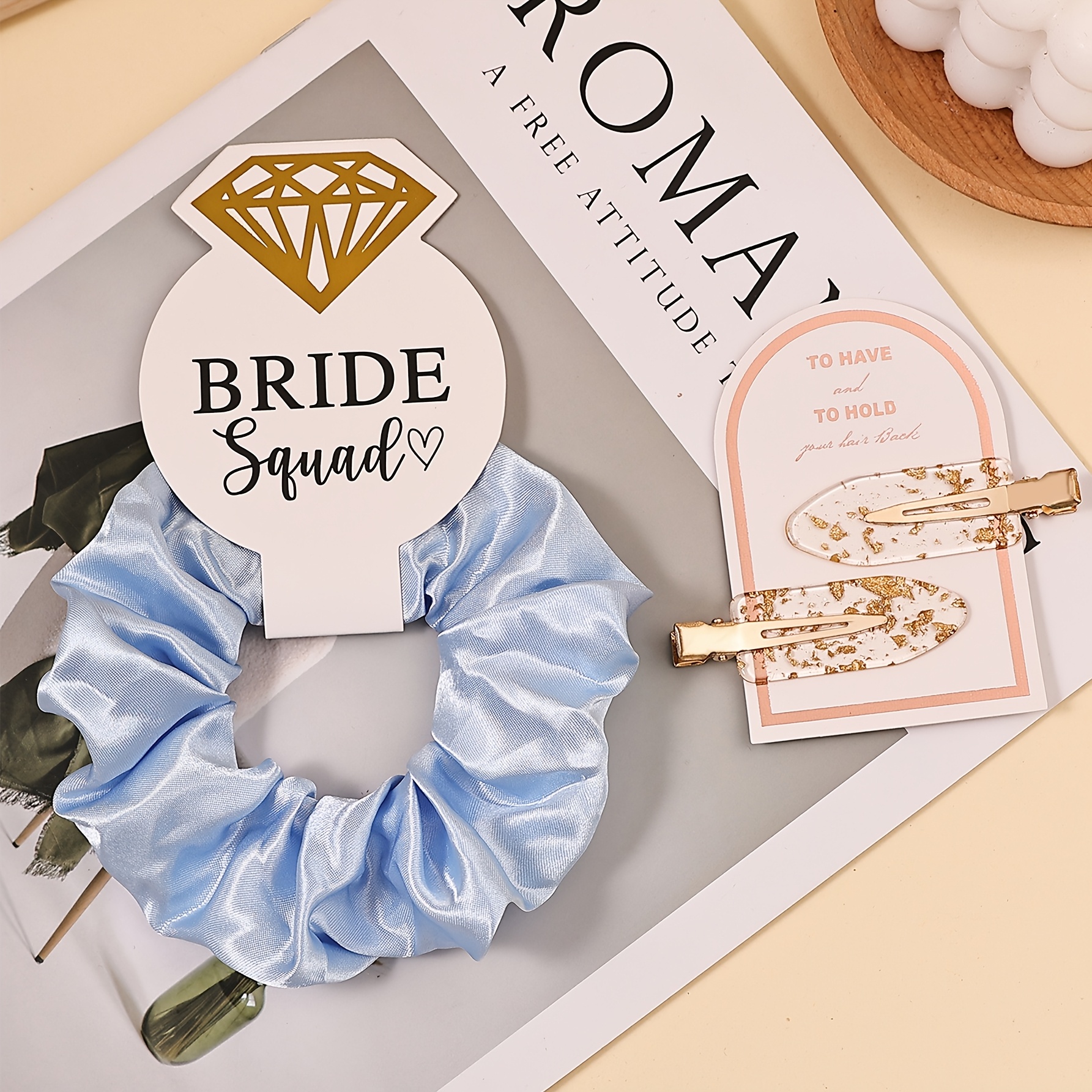 E-shop Hochzeits- Mehrfarbige Satin-Hochzeits-Haargummis mit hoher Elastizität, Haarklammern mit goldener Folie, Hochzeitskarton,
