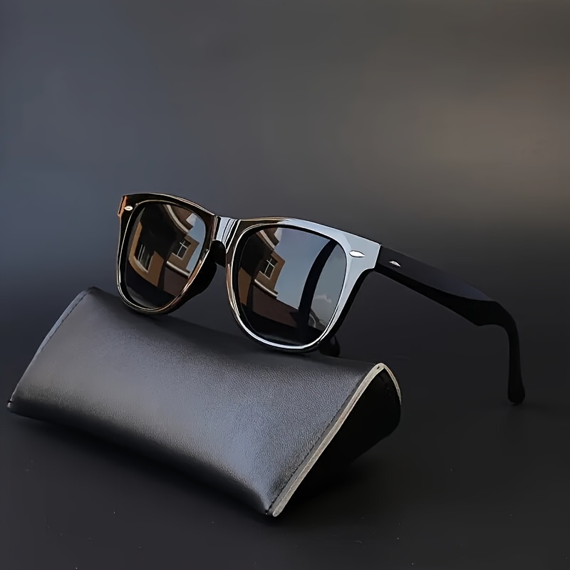 რეტრო მრგვალი ფრამის მოდური სათვალეები მამაკაცებისა და ქალებისთვის, იდეალური ყოველდღიური ტარებისთვის, წვეულებისთვის, მუსიკალური ფესტივალებისთვის, შეკრებებისთვის და დღესასწაულებისთვის, რომელიც გახდება იდეალური დაბადების დღის საჩუქრებისთვის, რომელიც შესაბამისია ყველა სეზონისთვის, ბატარეის გარეშე.