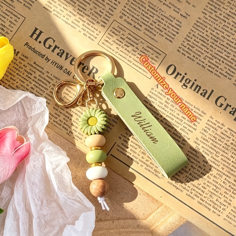 TEMU Custom Daisy Bead Name Keychain, Personalized Name New Daisy Bead Decor Keychain, Handmade Gift, Bridesmaid Gift, Teacher's Day Gift, Birthday
