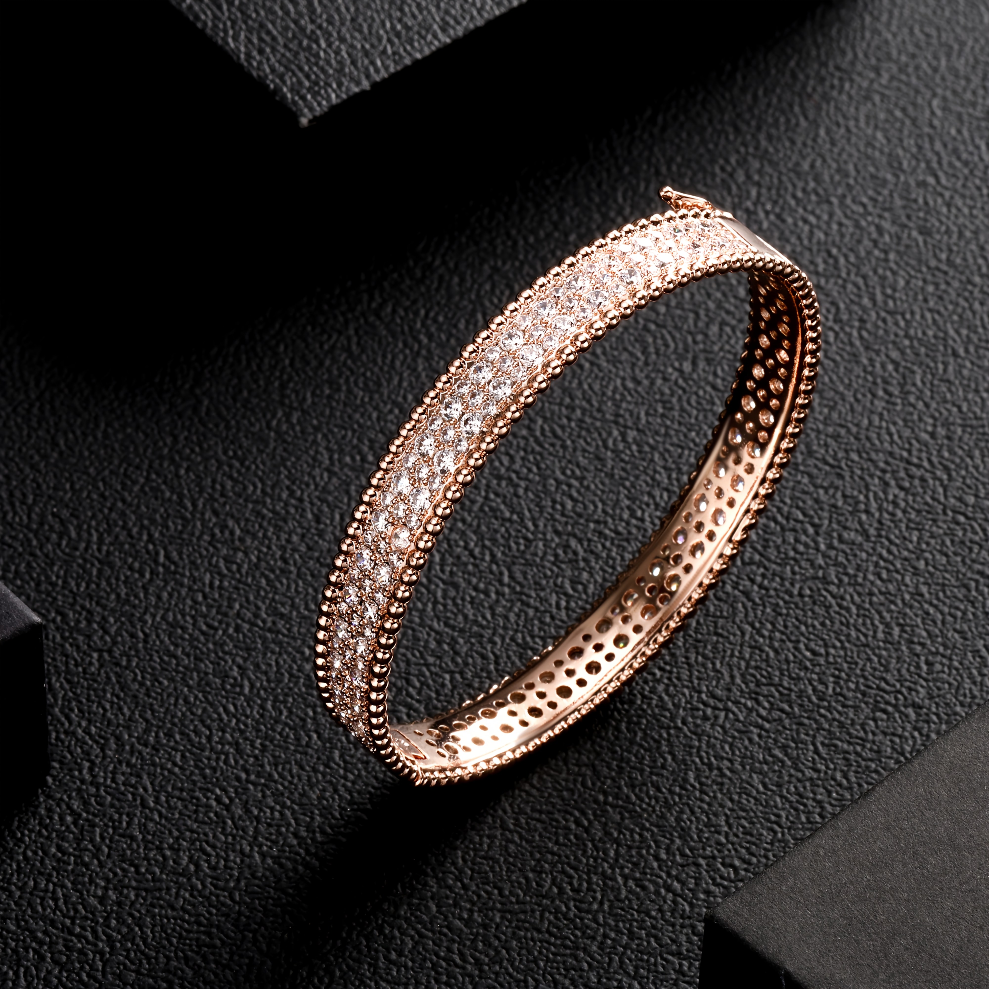 Image of A Bracelet For Of 925 Silver And With Moissanite, Combines Style And , Making It Perfect For Formal Events Or As A Present For Occasions Like Christmas, Valentine's Day, Or Mother's Day