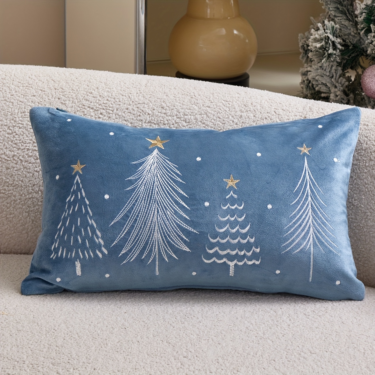 TEMU 1 pieza de Almohada de Terciopelo con Bordado 3D de Tres Árboles de Navidad y Estrellas Doradas - de Almohada Navideña, Decorativa, para Sofá de