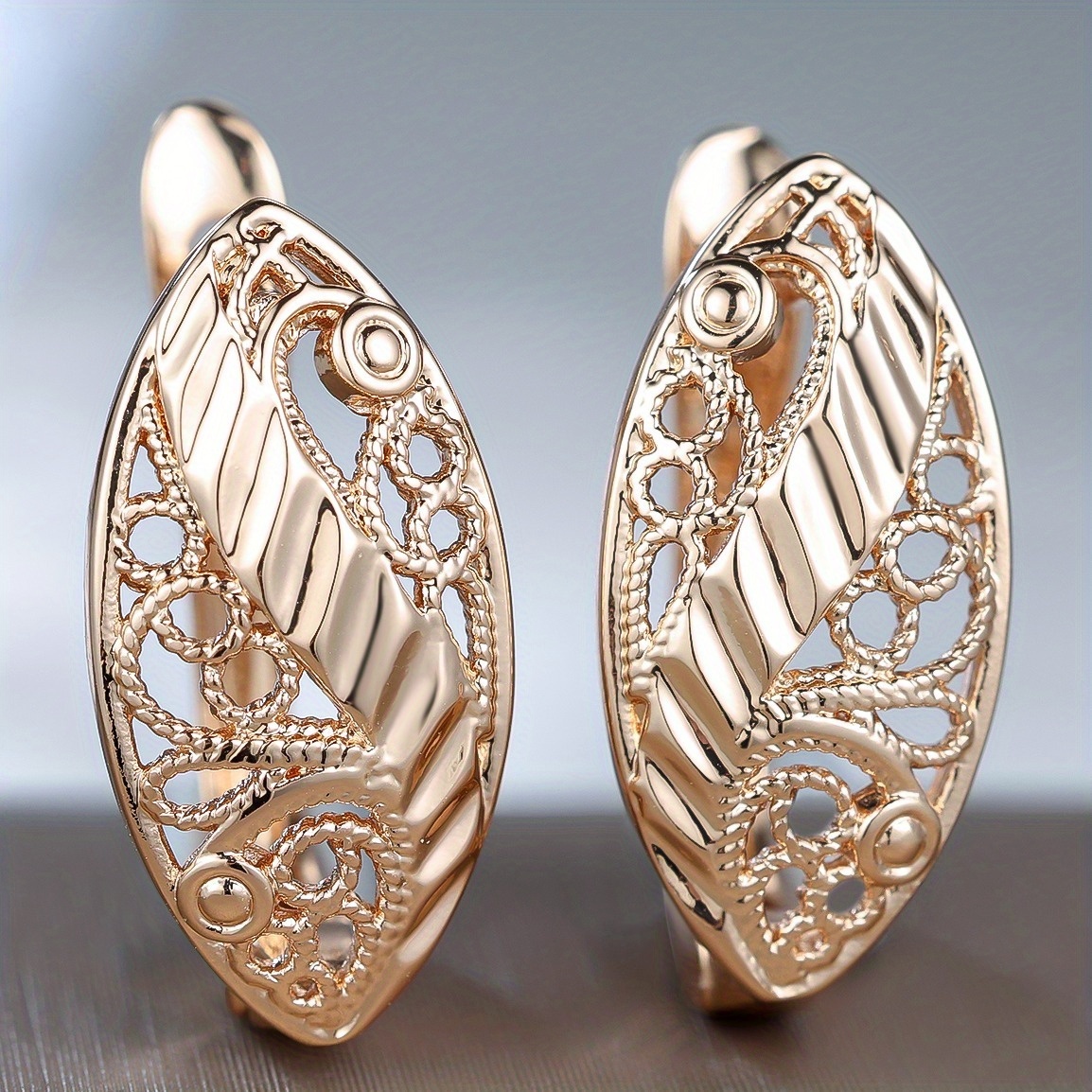 TEMU A Pair Of Smooth, Lace Earrings For Women, Embodying And Luxurious Fashion, Perfect As A Easy Yet Exquisite Gift For A Wife On Occasion