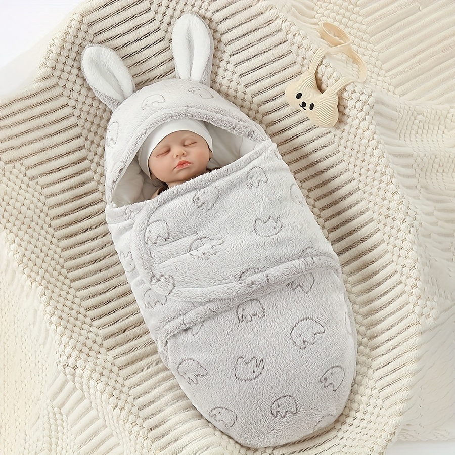A Thick Hooded Scarf for Newborns, Ideal for Hospitals And Family Use, Designed to Keep Babies Warm, Perfect for Baptism Presents And Holiday Robes