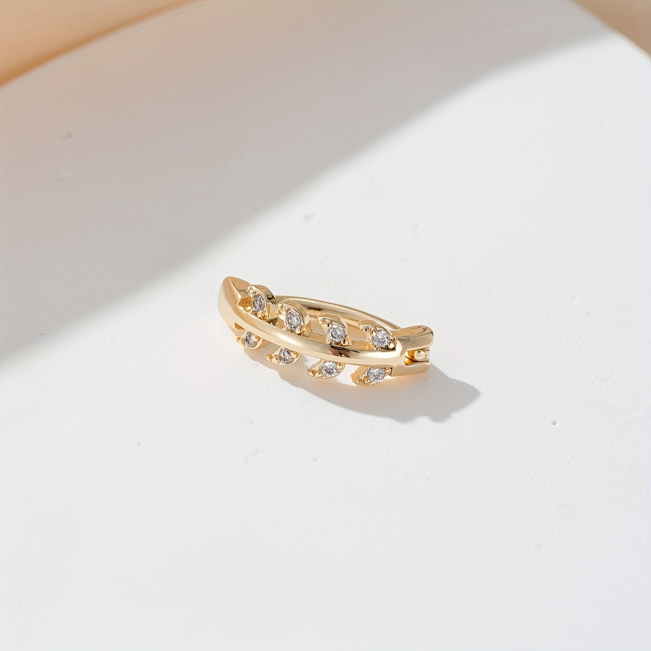 1pc Of Women's Fashion Navel Ring, Exquisite And Small Leaf Design Golden Piercing Navel Ring, Copper Material, Suitable For Daily Festivals