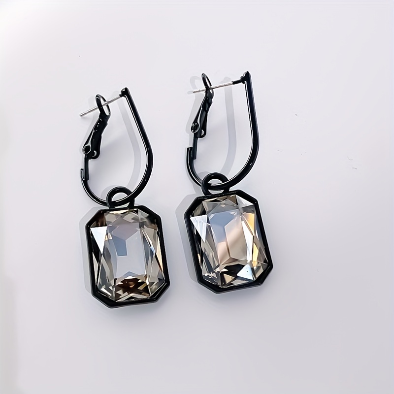 

Stylish Geometric Stone Pendant Earrings For Men - Perfect For Everyday Wear & Gift-giving