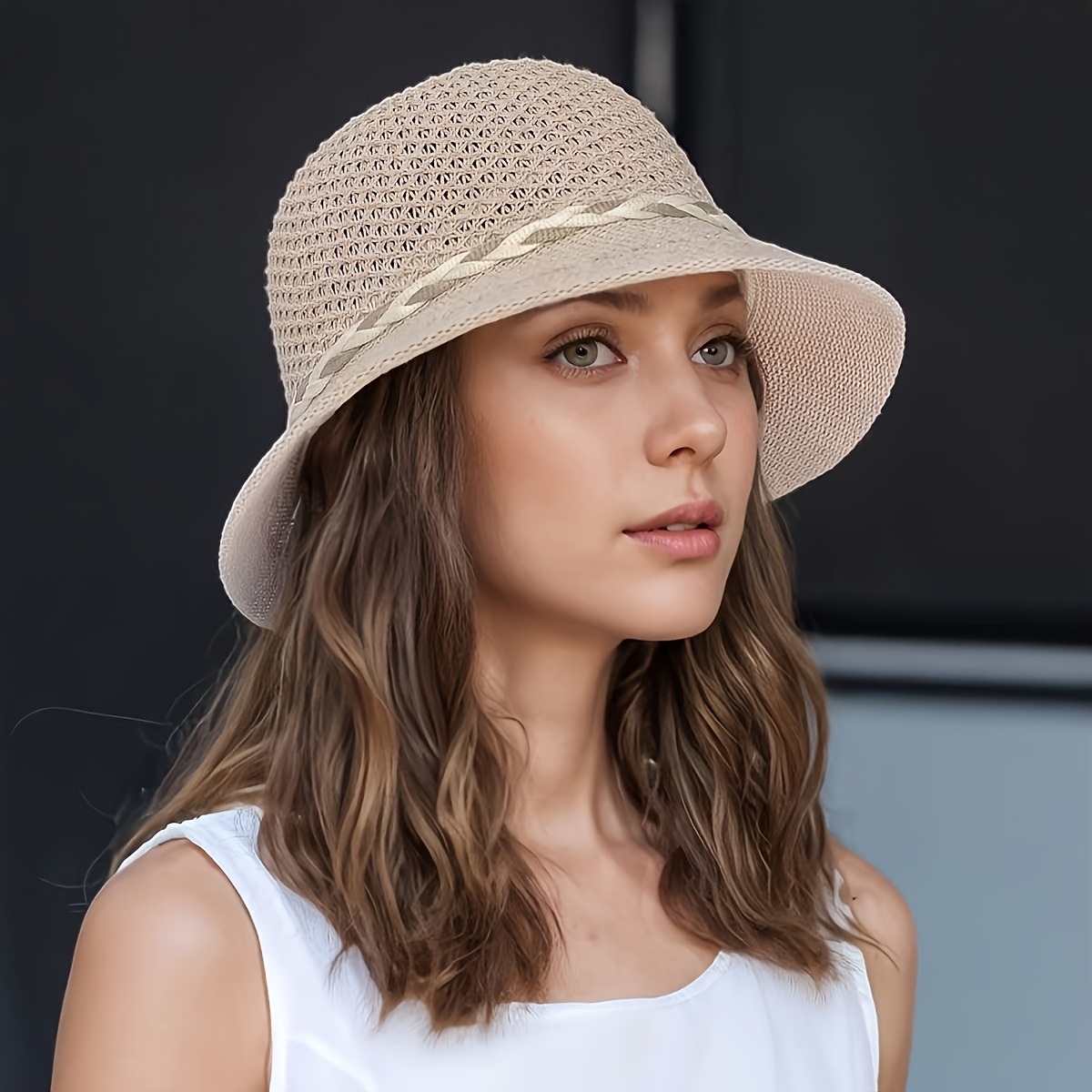 1 eleganter damen-blumen-dekorations-strohhut – atmungsaktiver lochsonnenhut, sommer-modeaccessoire | stilvoller outdoor-reise-urlaubs-bucket-hut, struktur | vielseitiges casual-outfit-accessoire, strandhut