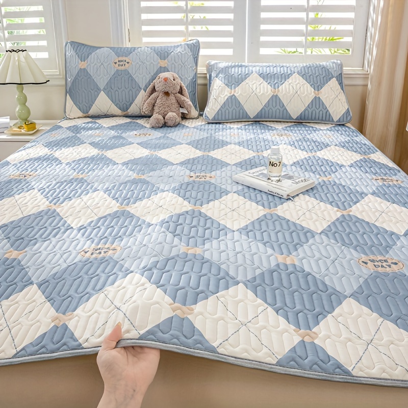 

Geometric Patterned Latex Cooling Mattress Protector - Cool, Comfortable, And Portable For All Seasons