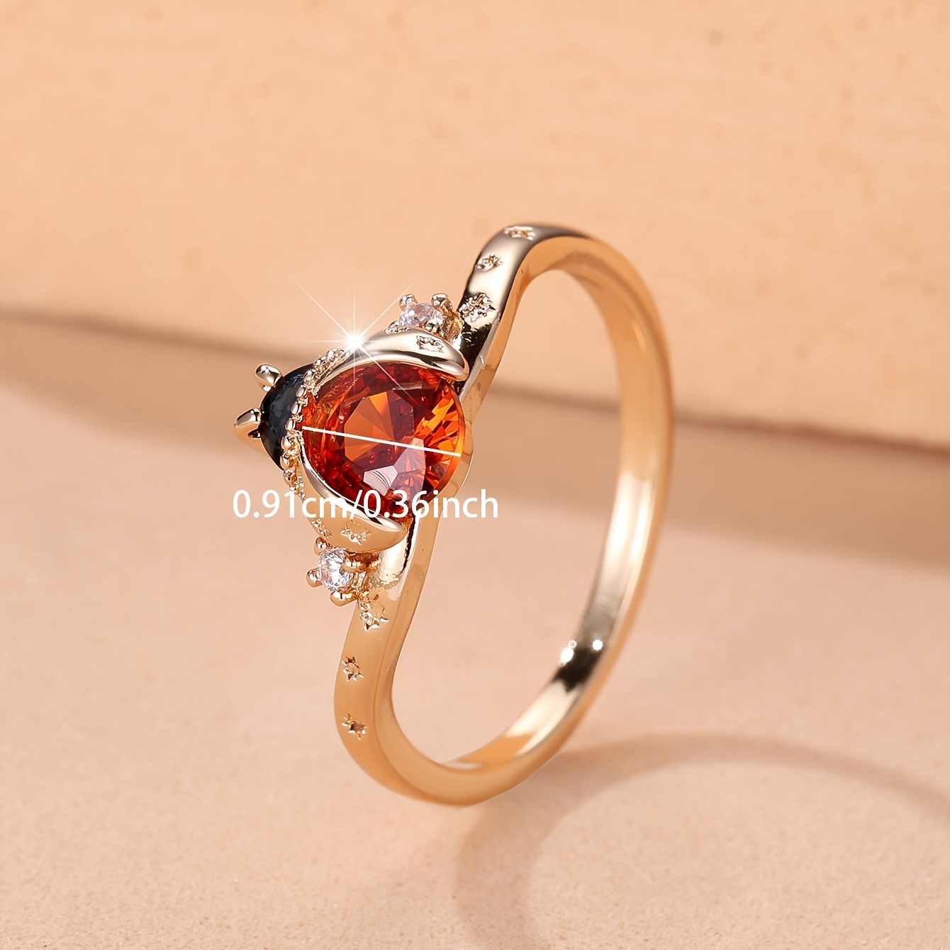 Women's Ladybug Design Ring with Cubic Zirconia, Exquisite
