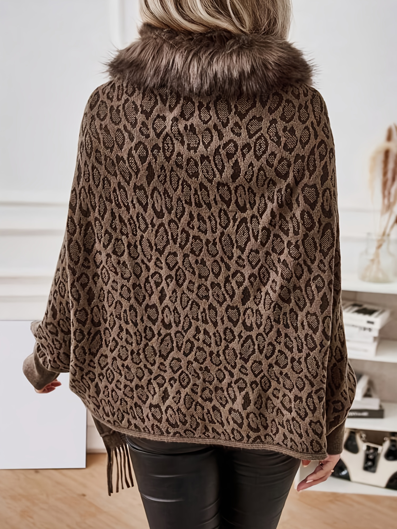 1 τεμ. γυναικείο κομψό ζακέτα με μανίκια νυχτερίδας και λεοπάρ σχέδιο - χαλαρή εφαρμογή με v-λαιμόκοψη, μακρύ μανίκι και ανοιχτή μπροστά πόρτα, με φινίρισμα με φούντες, μεσαία ελαστικότητα, φθινοπωρινό χειμερινό   σύνολο για μετακινήσεις & οικιακή χρήση, πλενόμενο στο χέρι δώρο για γυναίκες, ζακέτα με λεοπάρ σχέδιο, χειμερινό κομμάτι για layering, σχέδιο v-λαιμόκοψη, απαλή υφή, γυναικεία ζακέτα για γυναίκες, γυναικεία ζακέτα, φθινοπωρινά ρούχα για γυναίκες Στοιχεία είδους 1