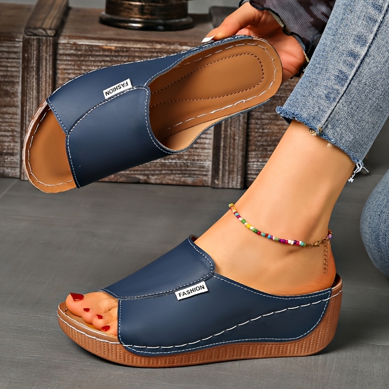 Women's Light Blue Slippers Sandals - Comfortable Arch Support, Breathable Open Toe Design, Soft Rubber Sole, Casual Mid-Heel Slip-On Shoes, Suitable for Casual Outfits, Synthetic Cover Fabric