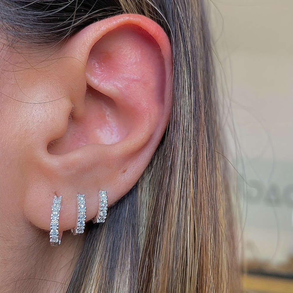 

Ensemble de 6 Boucles d'Oreilles à Petit Boucle d'Oreille Tendance et Exquises pour Femmes, Bijoux et Polyvalents Adaptés pour , les Festivals, les Fêtes et