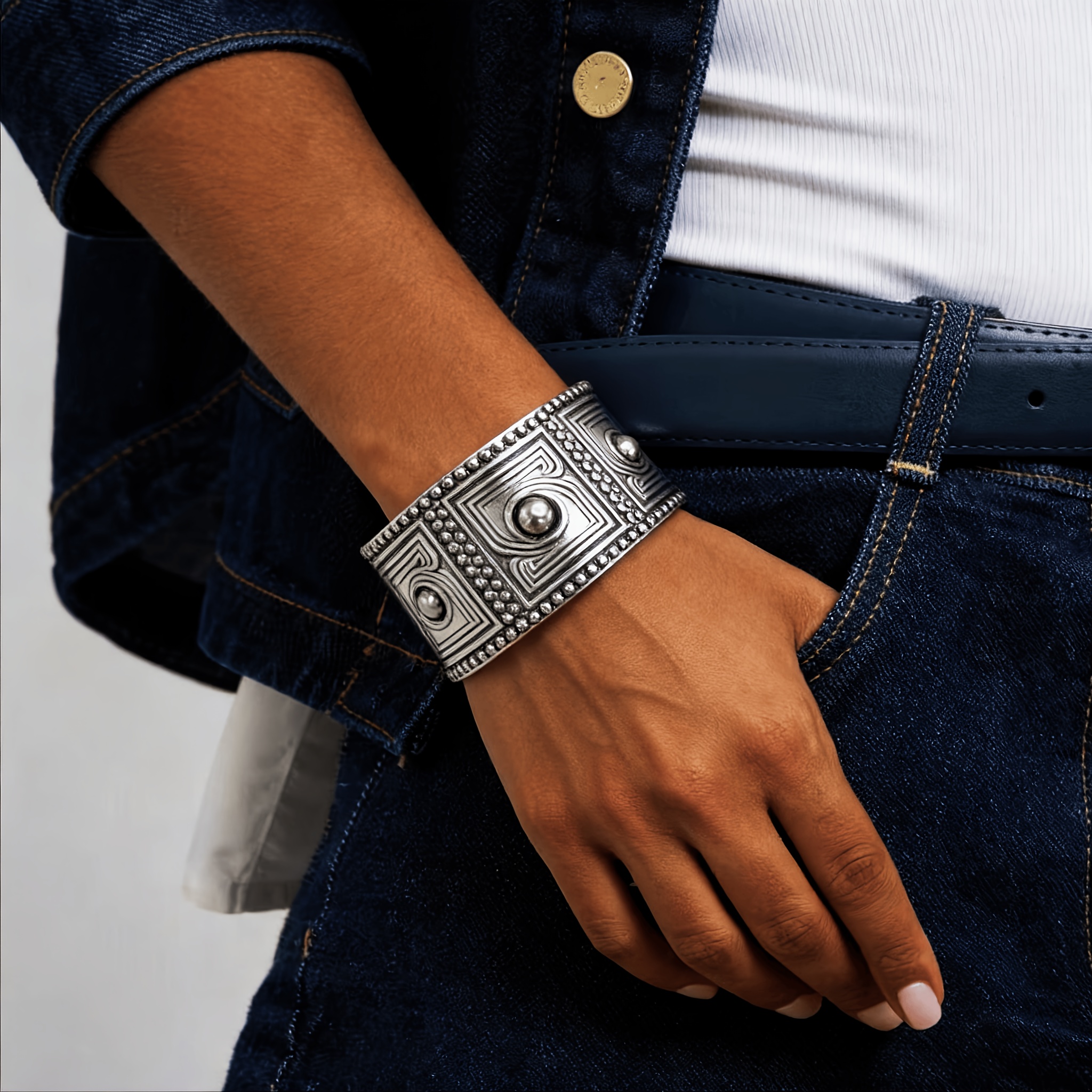 TEMU 1pc Vintage Geometric Bangle, European And American Ethnic Style, With A Rugged And , Suitable For Pairing With Jeans Or Jackets To Attend Music
