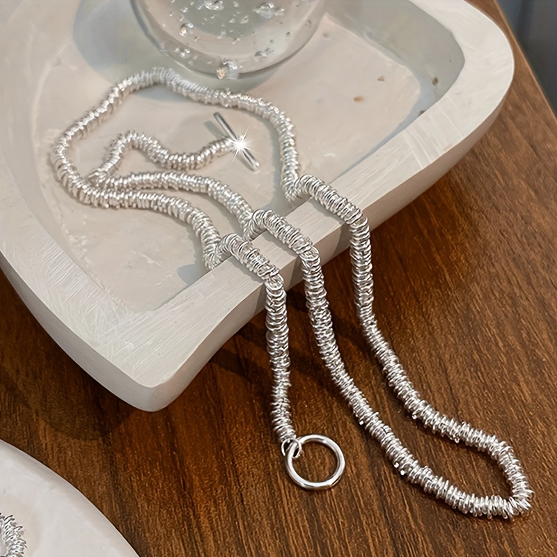 Shimmering Silvery Circle Women's Necklace With Elegant Gift Box, Perfect For Parties, Daily Wear, Summer, And Beach Vacations